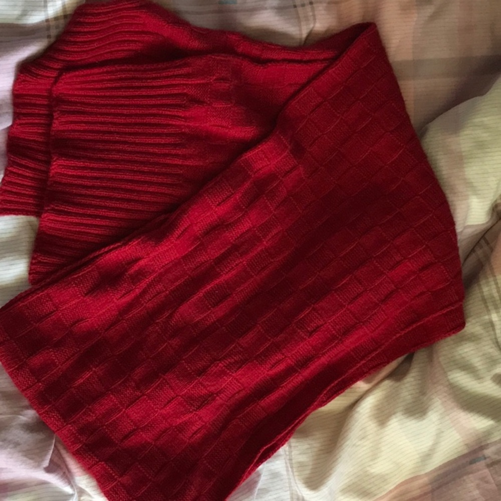 Hand made red scarf